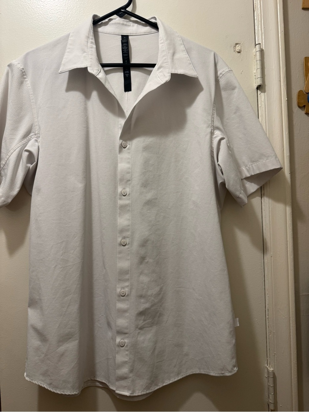 Men's XL Lululemon Airing Easy Short-Sleeve Button-Up Shirt in White